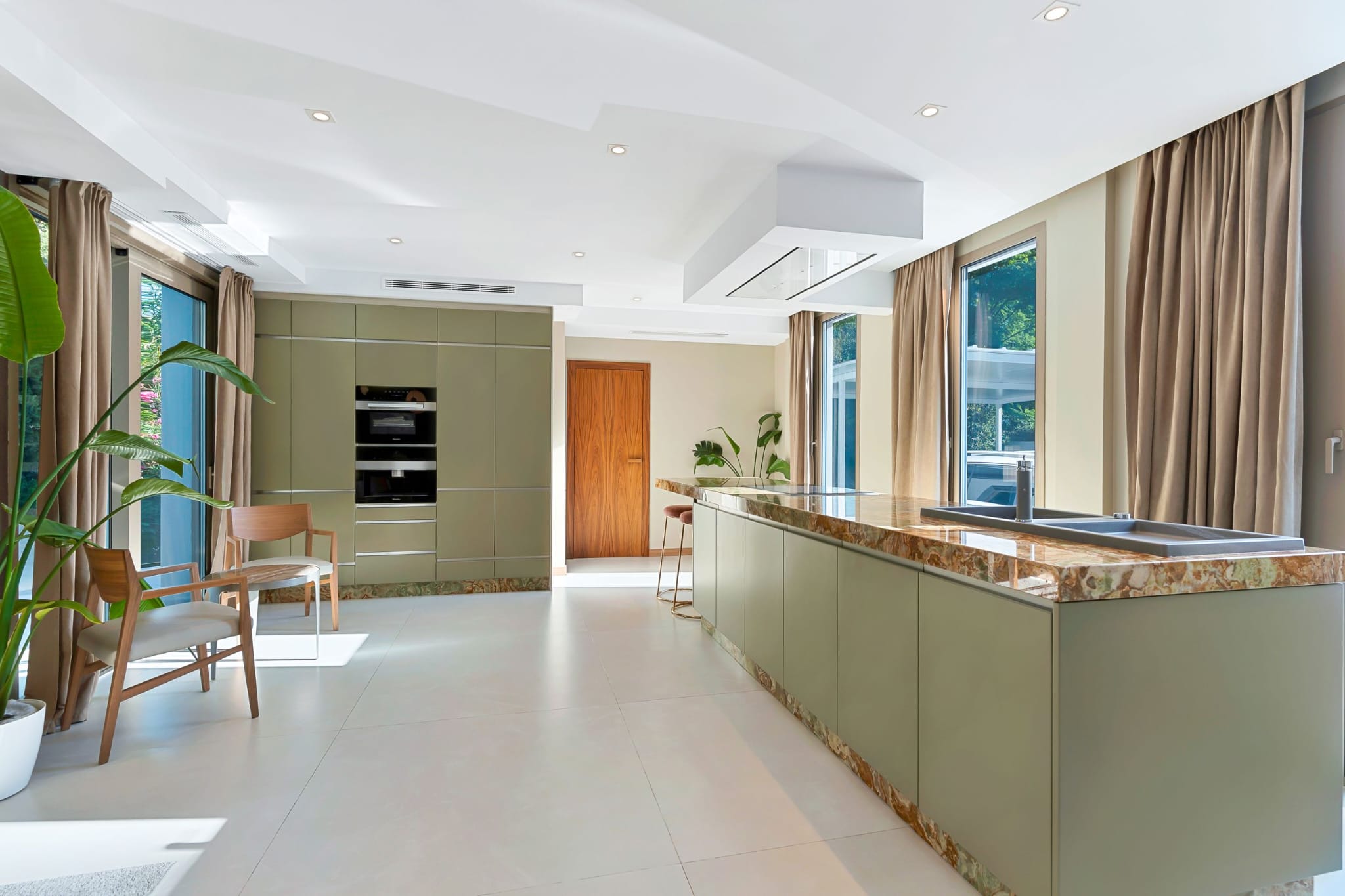 Modern fitted kitchen at Villa Magnolia